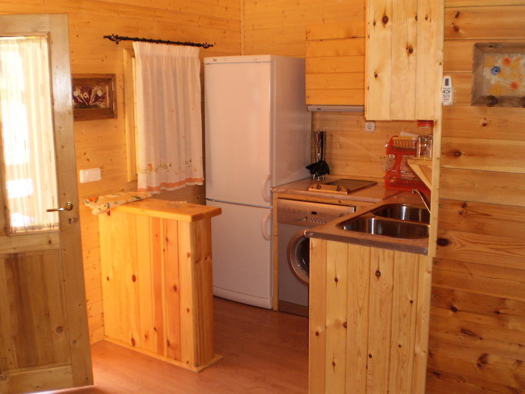 Cabanas De Madera El Rinconcillo Arroyo Frío Chambre photo
